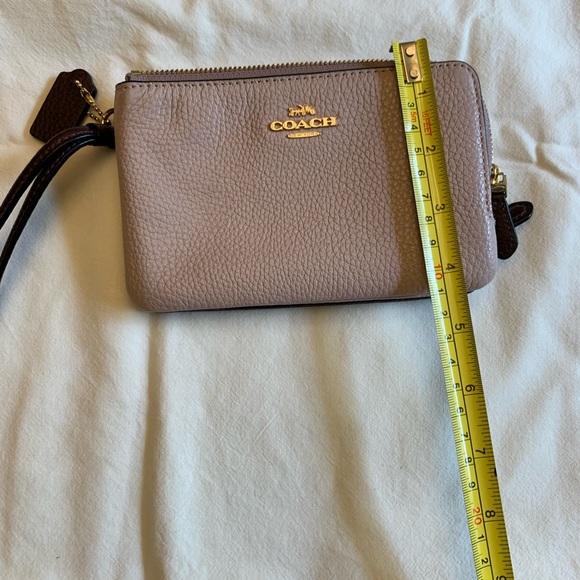 GUC Coach brand wristlet - Picture 5 of 6